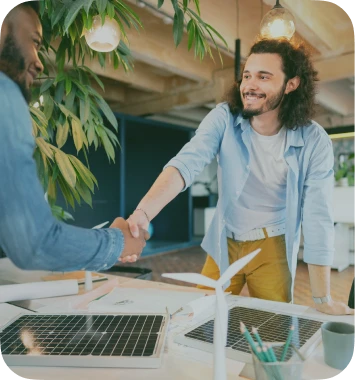 Profissionais colaborando em uma reunião de trabalho